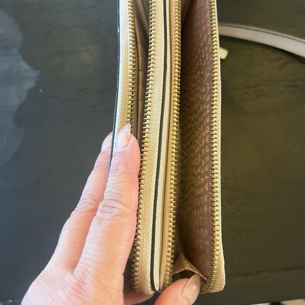 💜Authentic Kate Spade wallet - Picture 6 of 7